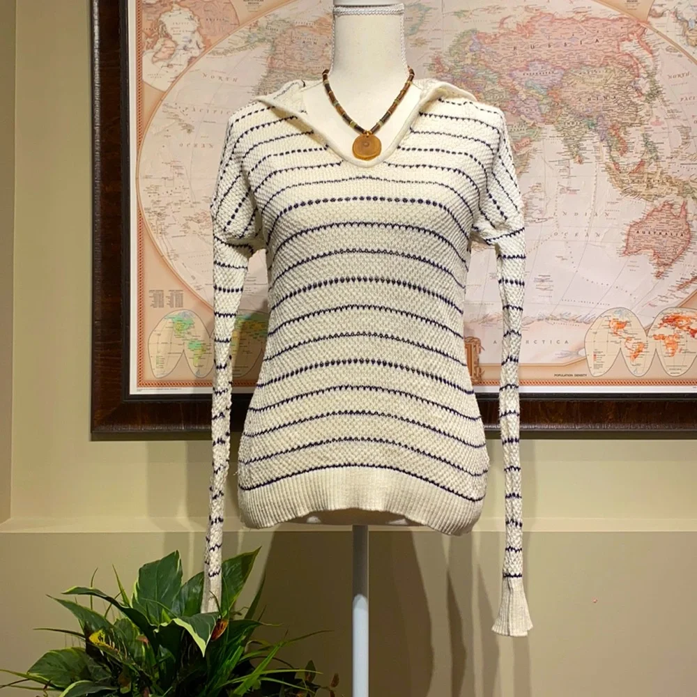 GAP Knit Hoodie - Picture 4 of 16